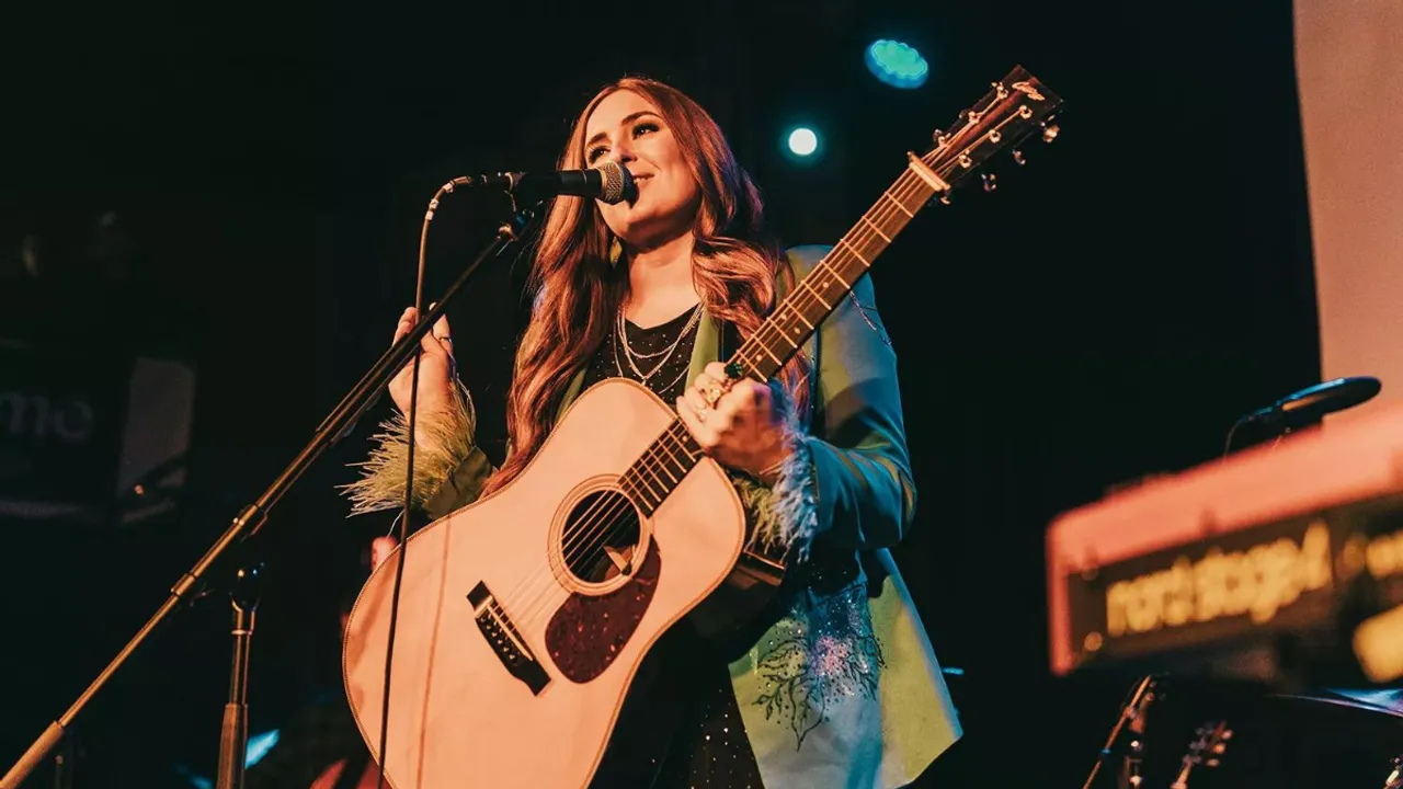 Kayley Bishop Releases 'Hold on Honey' Music Video