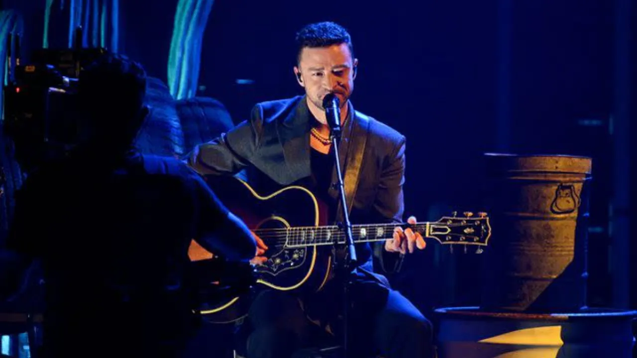 Justin Timberlake Opens Show With 'Selfish' and 'No Angels' Mashup at iHeartRadio Awards 2024