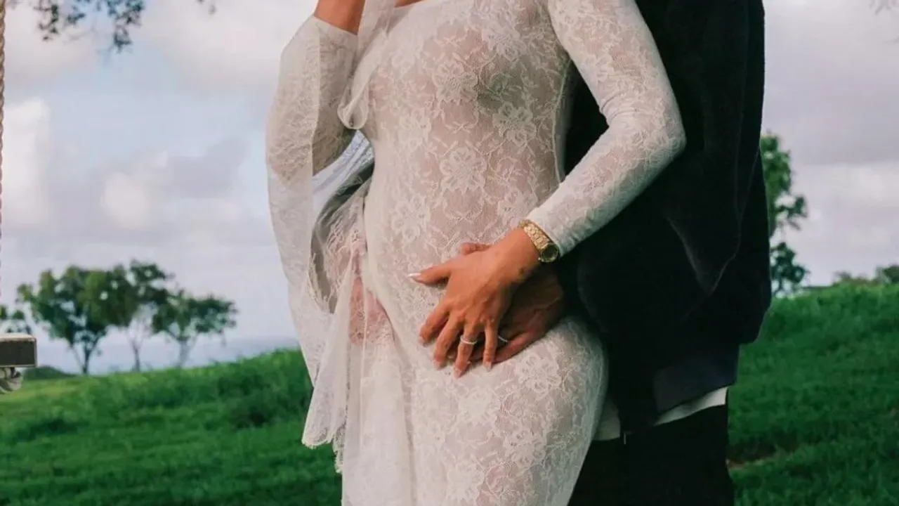 Justin and Hailey Bieber Flaunt Tiffany Wedding Rings in Pregnancy Reveal