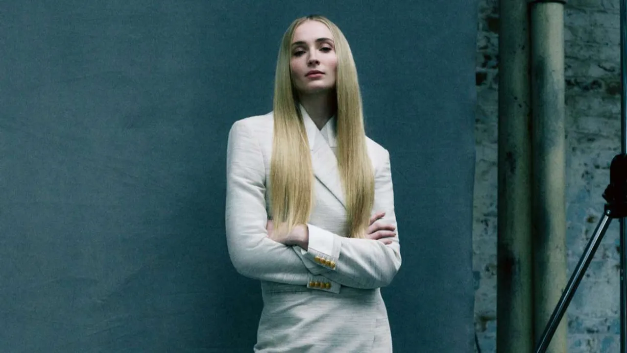 Sophie Turner Reveals Past Struggles Qith Anxiety and Depression: 'Now I Pick Up The Phone to My Friends'