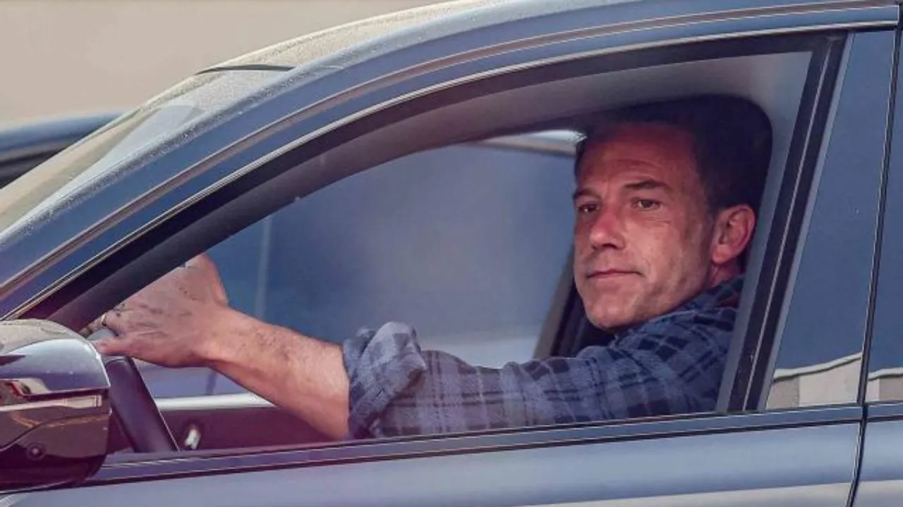 Ben Affleck Seen Wearing Wedding Ring Amid Split With Jennifer Lopez