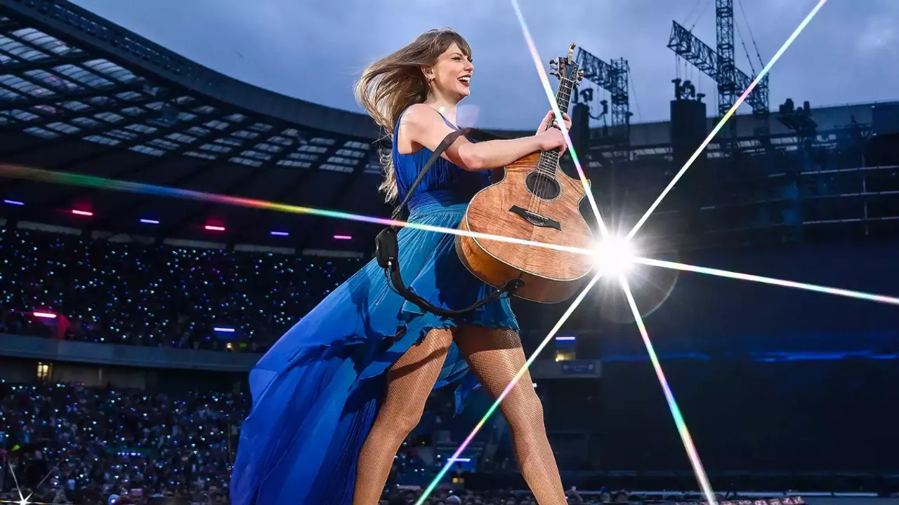 Taylor Swift Surprises Fans With ‘Crazier’ From 2009 'Hannah Montana' Movie