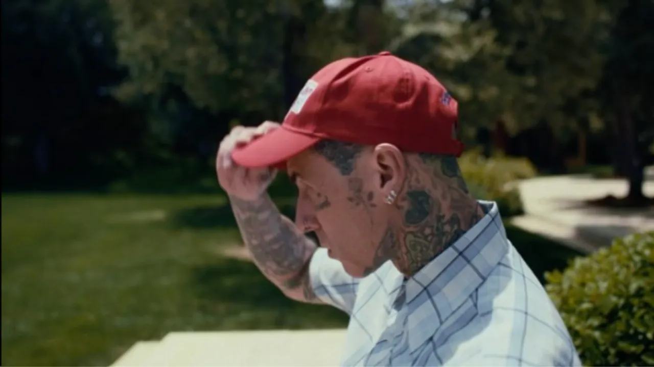 Kourtney Kardashian And Travis Barker Re-Enact Iconic ‘Forrest Gump’ Scene