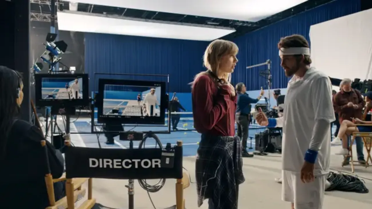 Taylor Swift Wants to Direct Her Own Film, So Here's a Look at 5 Instances Where She Directed Herself