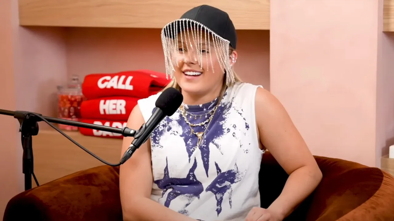 JoJo Siwa Defends Ghostwriting, Says ‘It's Like Buying Clothes'