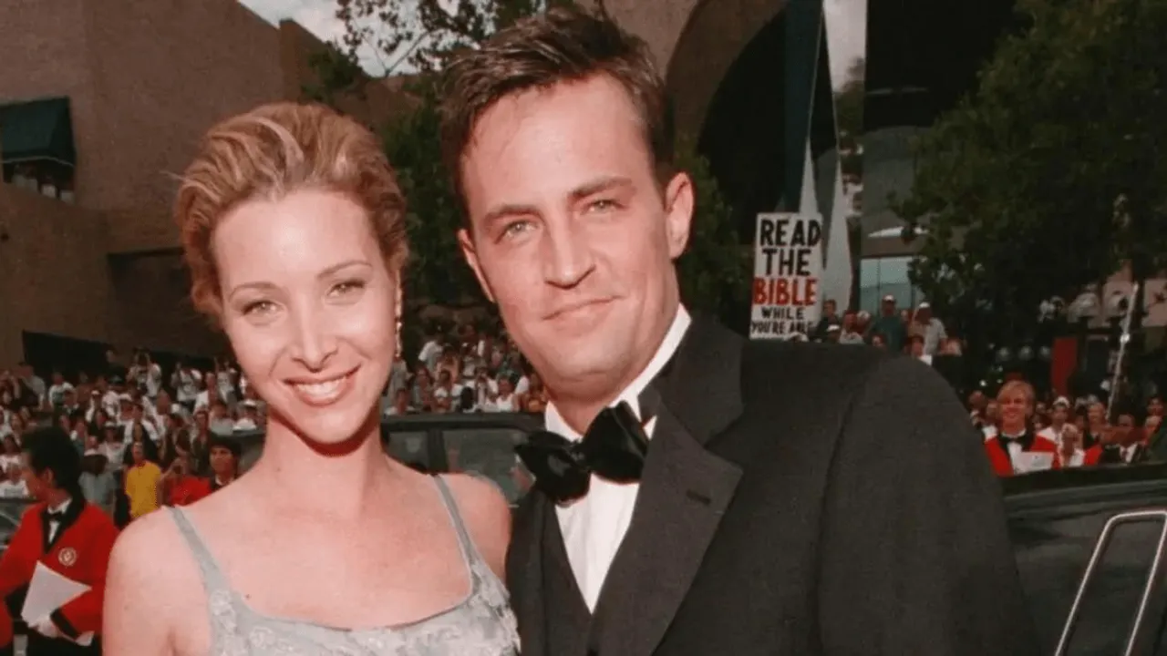 Lisa Kudrow Says She's Rewatching 'Friends' to Cherish Matthew Perry's Memory