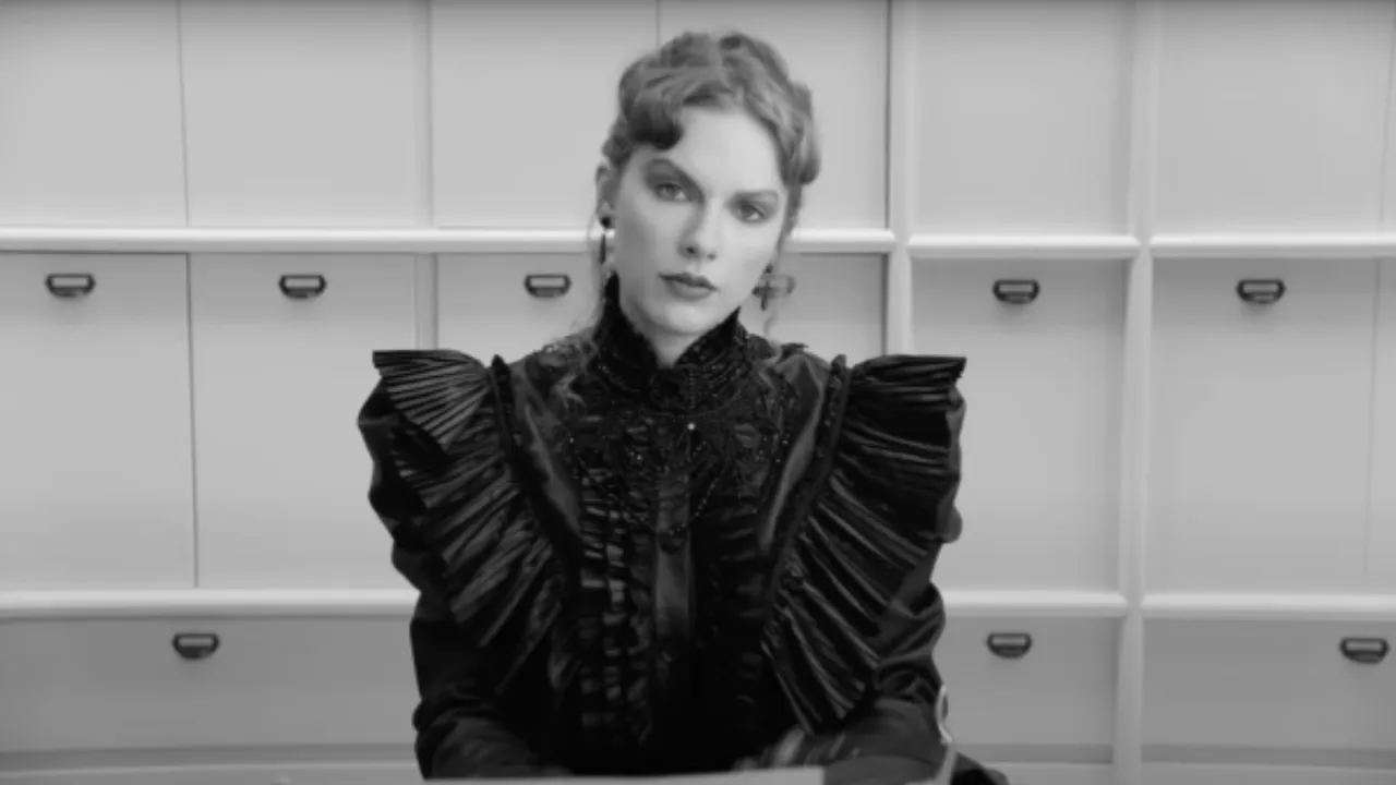 Taylor Swift Drops 'Fortnight' Acoustic Version And Cults Remix; Listen Now!