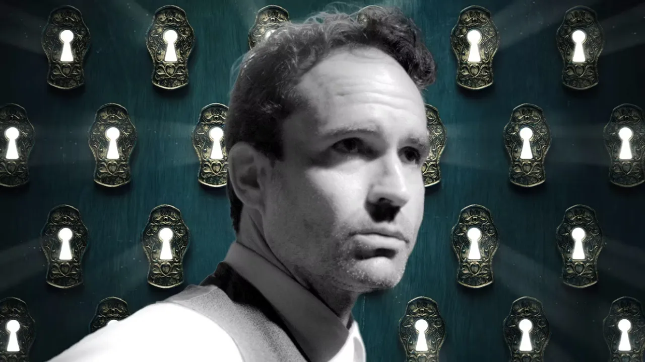 ‘Keyhole’: This is The Weirdest Horror Film Streaming Right Now