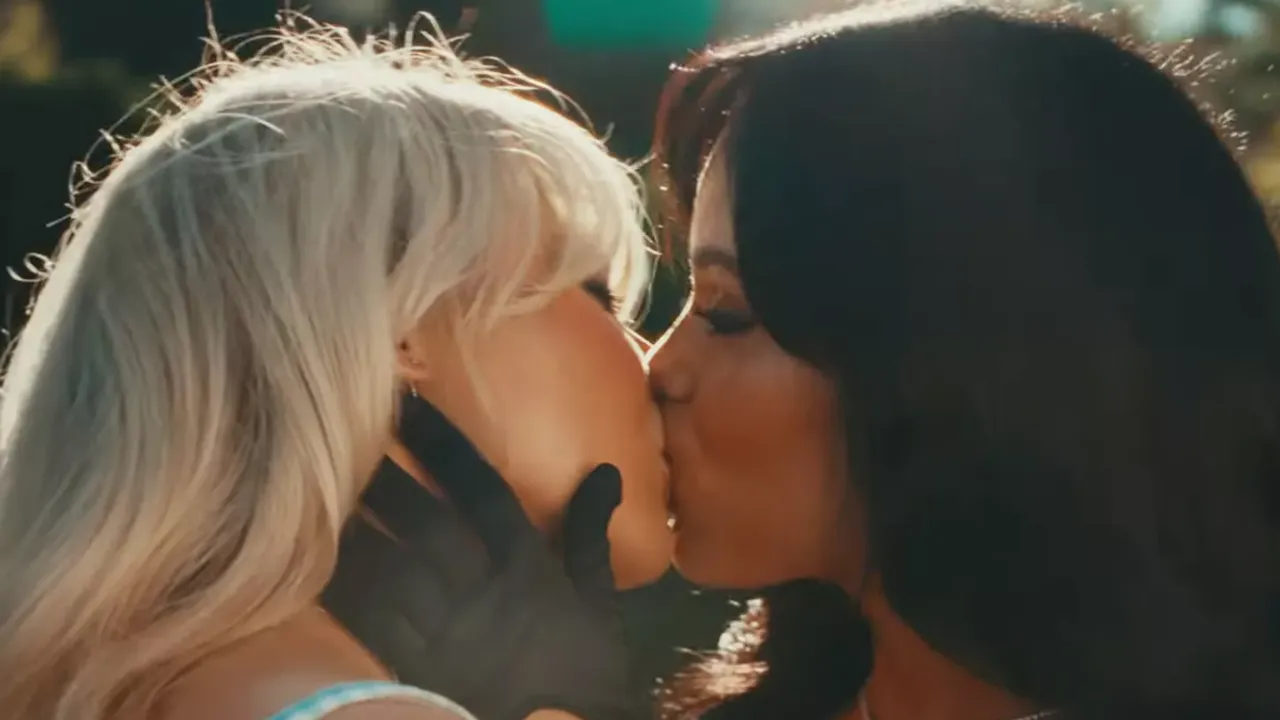 Sabrina Carpenter And Jenna Ortega Share a Kiss And Dark Twists in New 'Taste' Music Video 