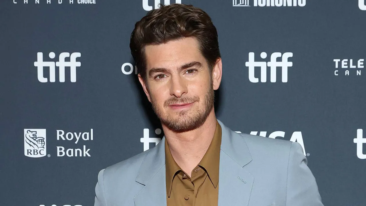 Andrew Garfield Drew from Personal Loss for His Heartfelt 'We Live in Time' Performance
