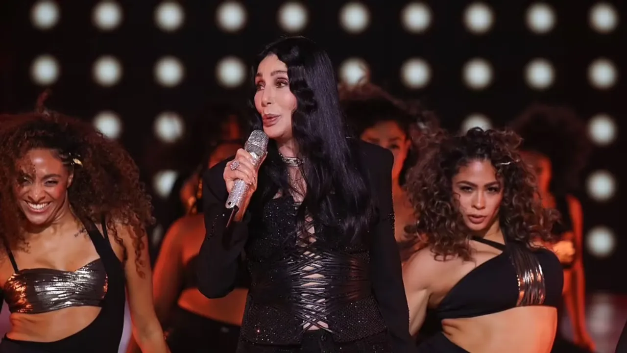 Cher Shines With Iconic Look And Angelic Voice at Victoria's Secret Fashion Show