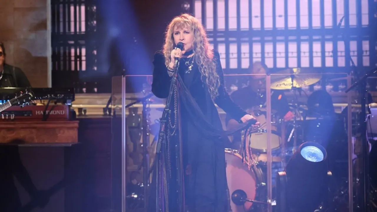 Stevie Nicks Makes Her First ‘SNL’ Performance in 41 Years