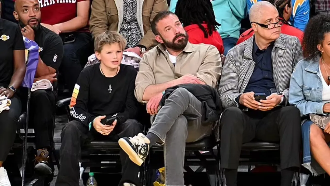 Ben Affleck and Son Samuel, 12, Enjoy Rare Courtside Outing to Cheer on the Lakers