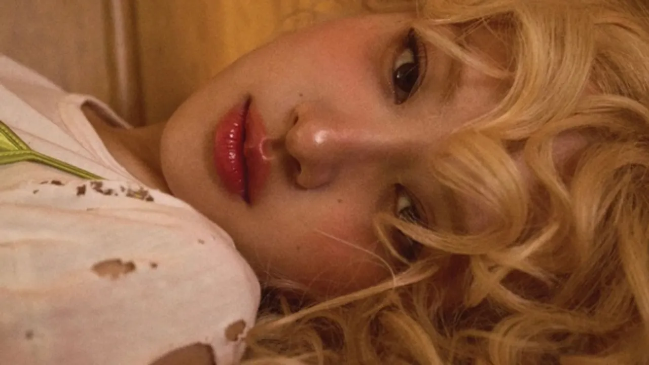 Rosé Embraces Gilmore Girls Aesthetic in Music Video for ‘Toxic Till the End’