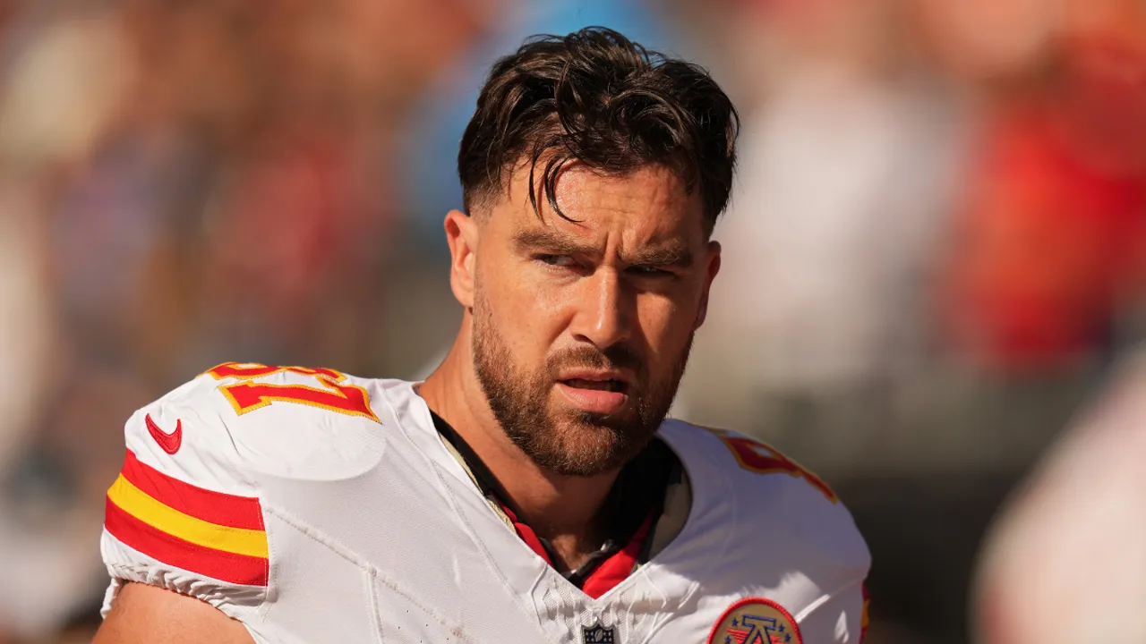 Travis Kelce Teases Taylor Swift Clue on 'Are You Smarter Than a Celebrity?'