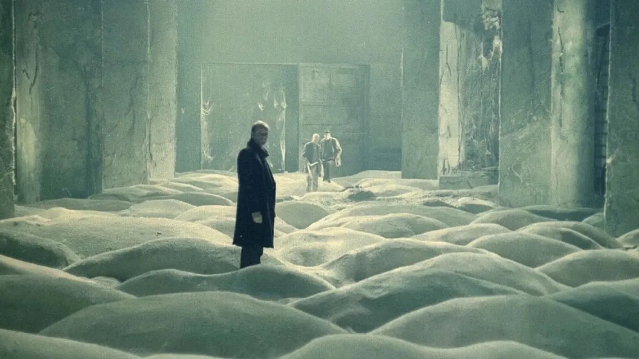 Paper Architecture and the Fragmented Self in Late Soviet Cinema