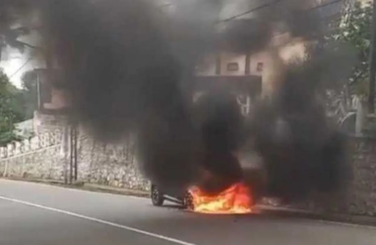 aluva car caught fire