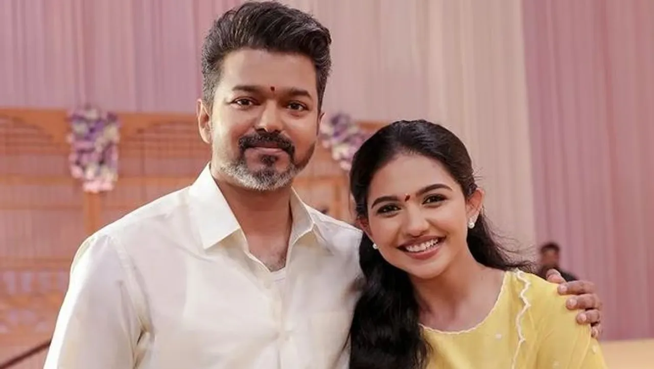 mamitha baiju share a photo with actor vijay during  thalapathy 69 poojai
