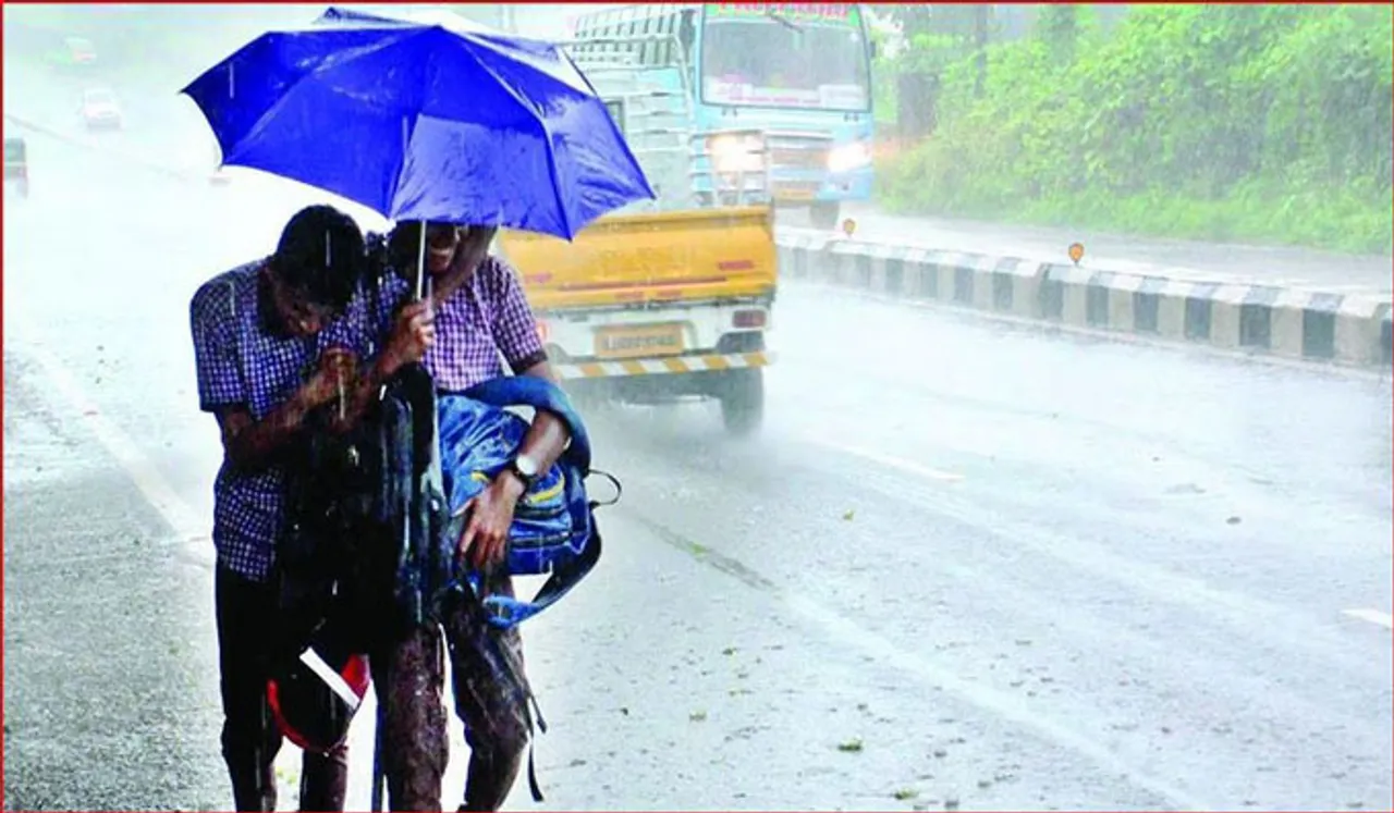 കനത്ത മഴ; 2 ജില്ലകളിലെ വിവിധ സ്‌കൂളുകള്‍ക്ക് അവധി
