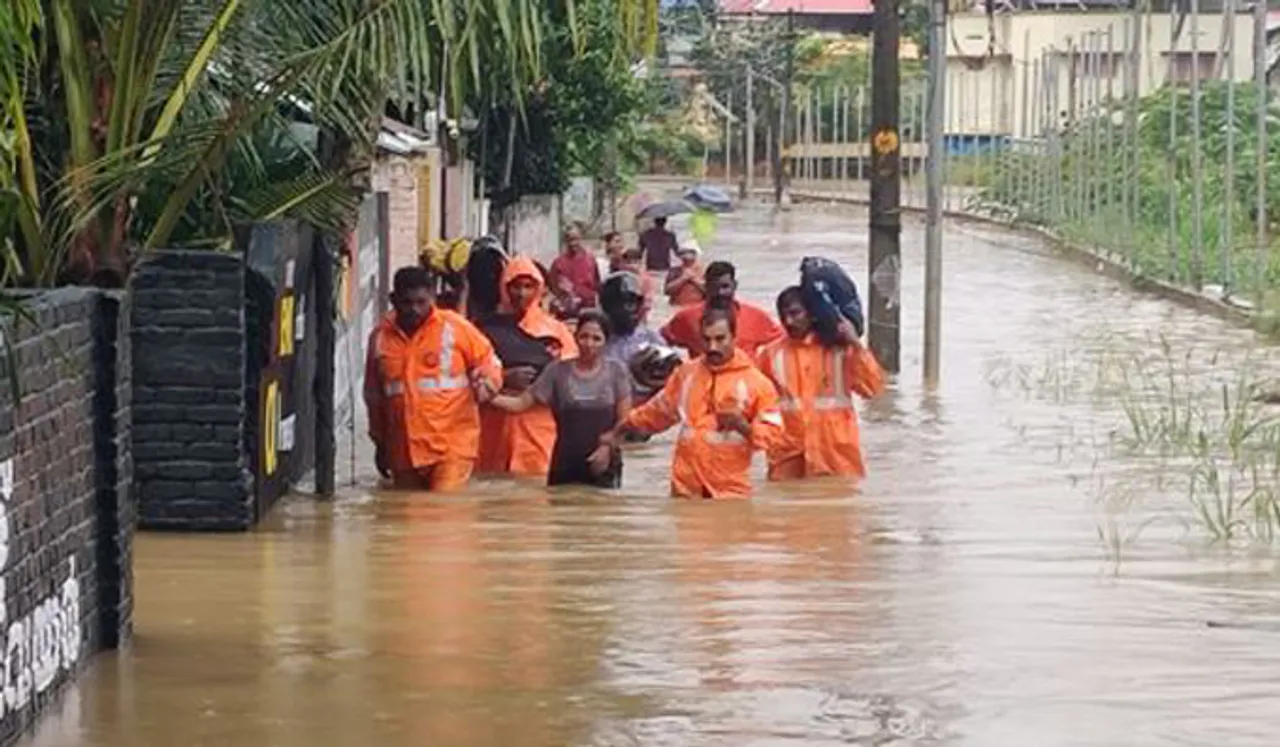 കനത്ത മഴയില്‍ വ്യാപക നാശനഷ്ടം; തിരുവനന്തപുരത്ത് തിങ്കളാഴ്ച അവധി