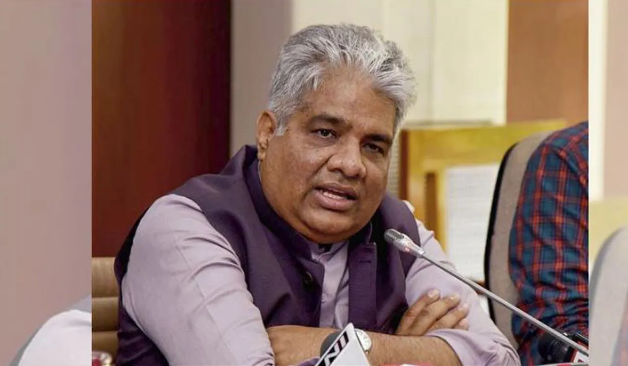 സ്ഥാനാർത്ഥി പ്രഖ്യാപനത്തിന് പിന്നാലെ മധ്യപ്രദേശ്  ബിജെപിയിൽ പൊട്ടിത്തെറി; കേന്ദ്രമന്ത്രിയെ വളഞ്ഞ് പ്രവർത്തകർ 