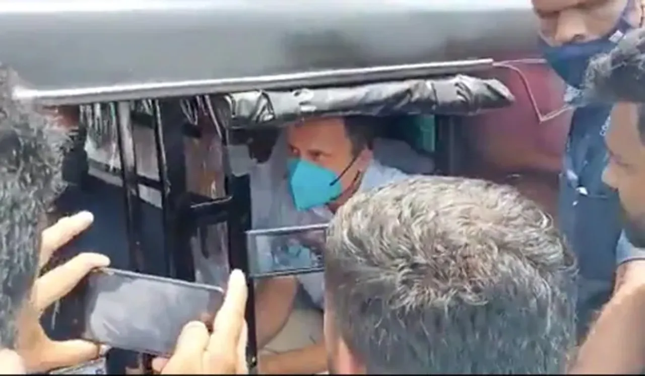 ഹെലികോപ്റ്റര്‍ സ്ഥലം മാറിയിറങ്ങി; രാഹുല്‍ വിളിച്ചു 'ഏയ് ഓട്ടോ