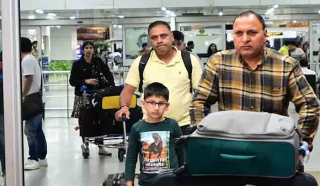 ഓപ്പറേഷന്‍ അജയ്: രണ്ടാം വിമാനം ശനിയാഴ്ച എത്തും; 16 മലയാളികളും