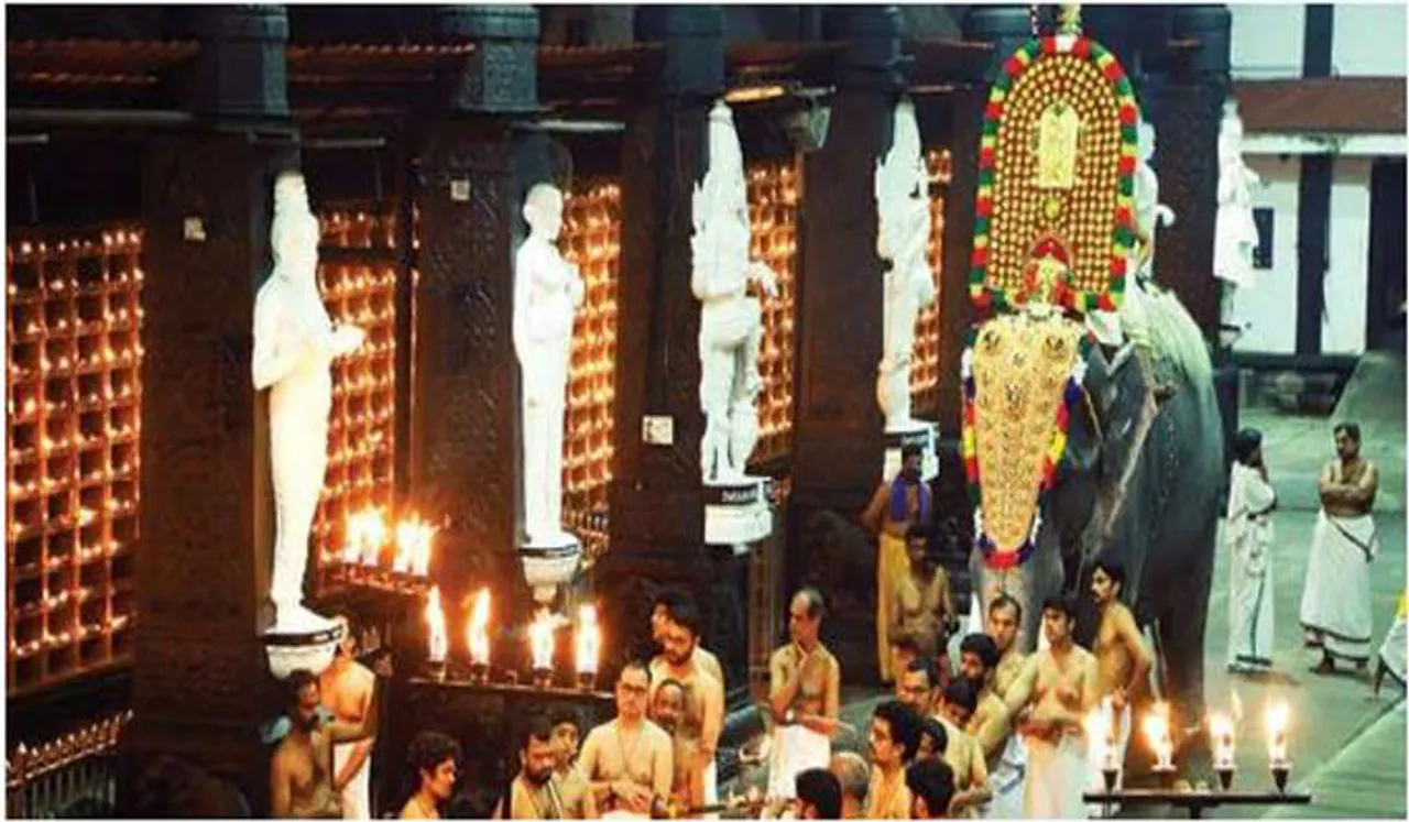 ഗുരുവായൂരപ്പന് സ്വര്‍ണ്ണക്കോലം എഴുന്നള്ളത്ത്