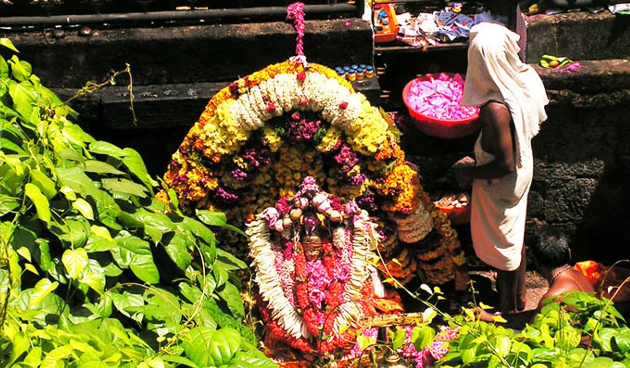 പനച്ചിക്കാട് നവരാത്രി ഉത്സവത്തിനു തുടക്കം