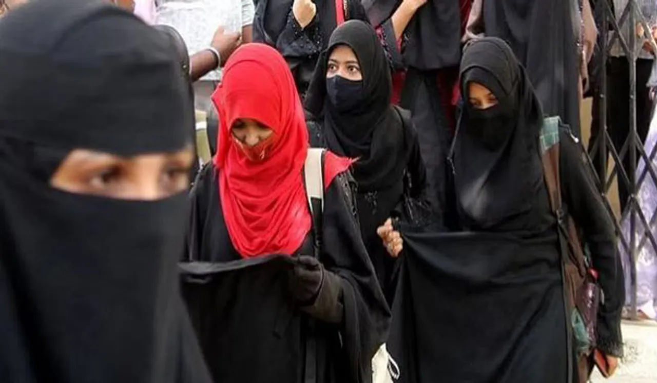 സർക്കാർ റിക്രൂട്ട്മെന്റ് പരീക്ഷകളിൽ ഉദ്യോഗാർത്ഥികൾക്ക് ഹിജാബ് ധരിക്കാം; അനുമതി നൽകുമെന്ന്  കർണാടക