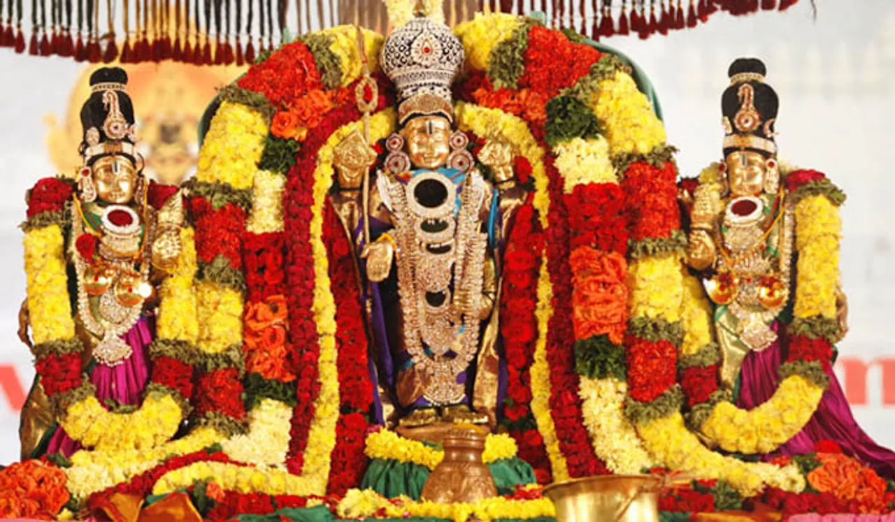 വെങ്കിടാചലപതിക്ക് ഭക്തന്‍ സമര്‍പ്പിച്ചത് 8.36 കോടിയുടെ സഹസ്രനാമമാല 
