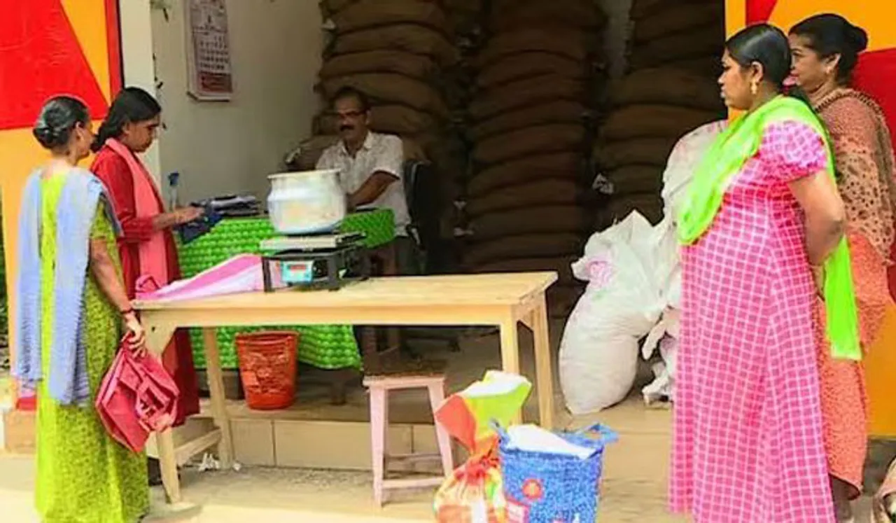 നൂറുകോടി രൂപയുടെ കുടിശിക; അനിശ്ചിതകാല സമരത്തിന് കരാറുകാര്‍,സംസ്ഥാനത്ത് റേഷൻ വിതരണം മുടങ്ങും