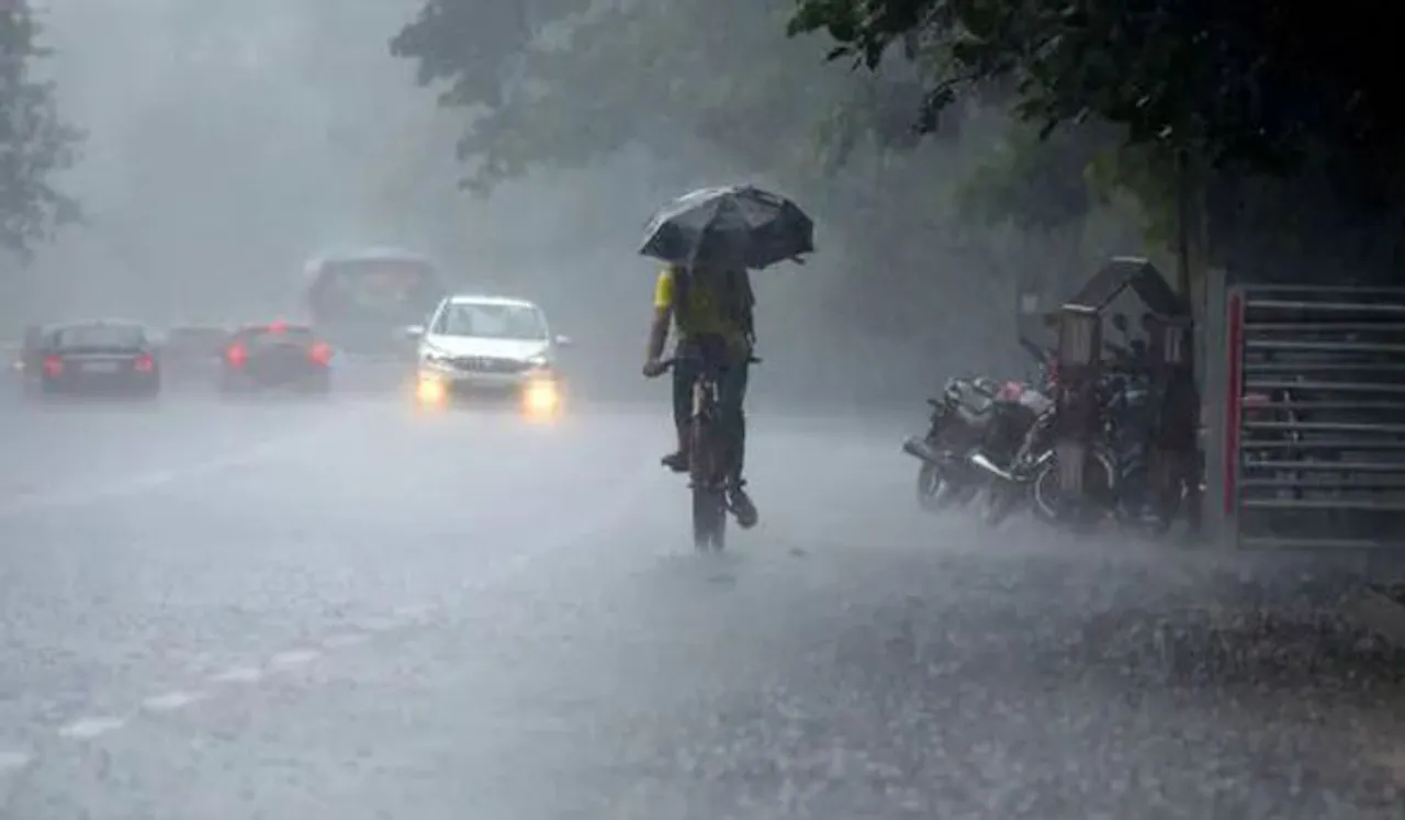 ന്യൂനമർദപാത്തി; സംസ്ഥാനത്ത് 2 ദിവസം ശക്തമായ മഴ, 5 ദിവസം ഇടിമിന്നലോടു കൂടിയ മഴ, മുന്നറിയിപ്പ്