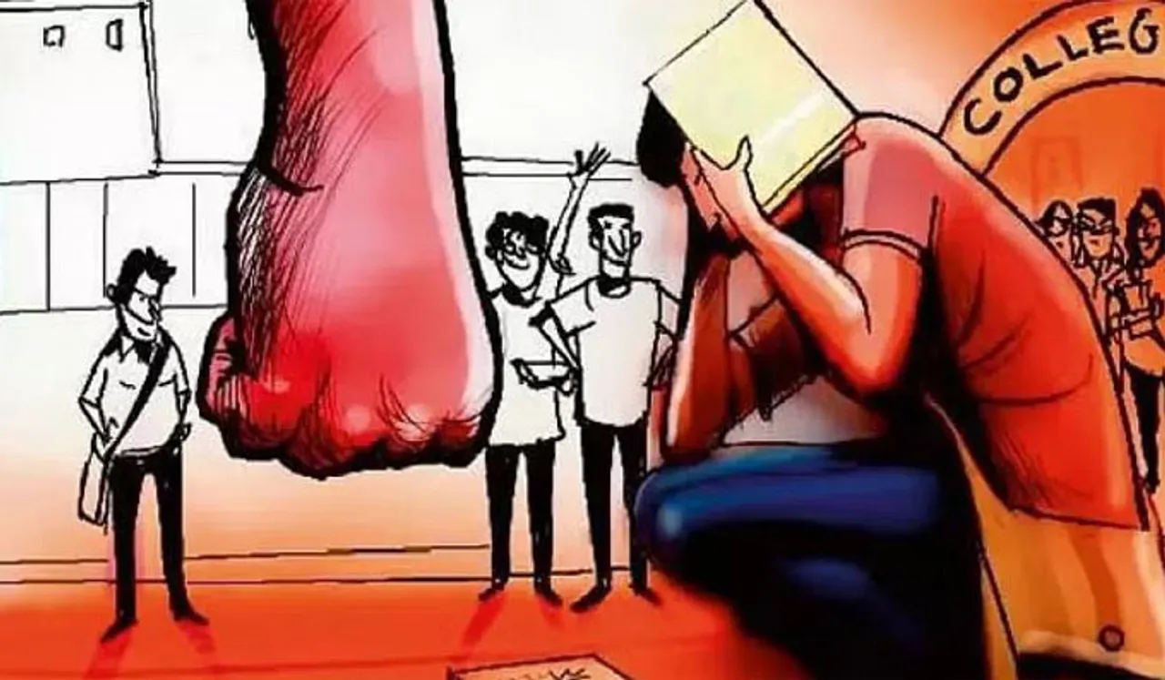 വിദ്യാർഥിക്ക് സീനിയർ വിദ്യാർഥികളുടെ ക്രൂരമർദനം; വിവസ്ത്രനാക്കി ചിത്രമെടുത്തെന്നും പരാതി