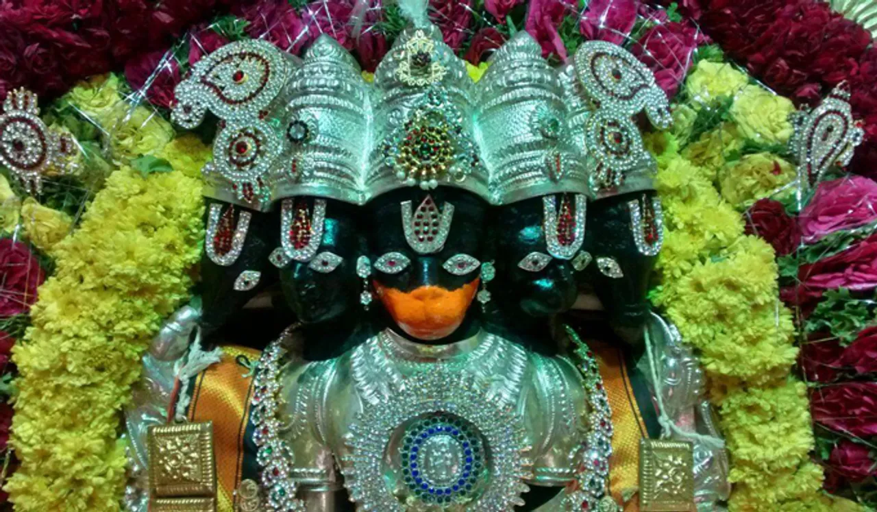പഞ്ചമുഖ ഹനുമത് സ്‌തോത്രവും പുഷ്പാഞ്ജലിയും; തടസ്സങ്ങള്‍ നീങ്ങും, ആഗ്രഹസാഫല്യം ഉണ്ടാകും