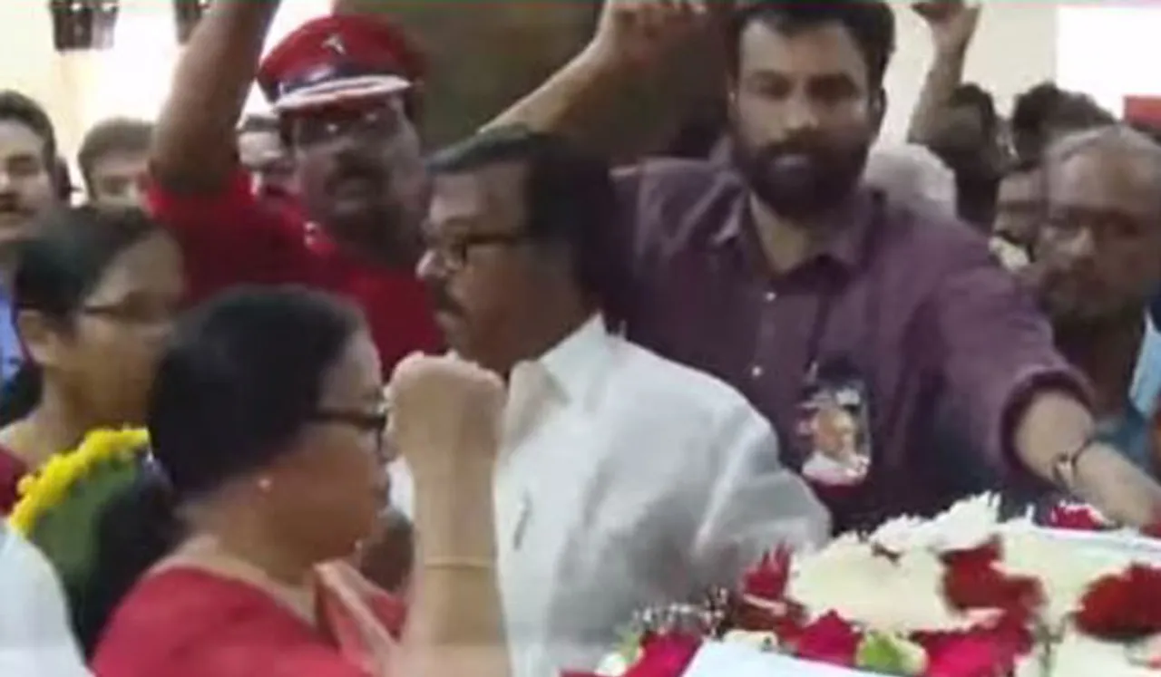 കാനത്തിന് അന്ത്യാഞ്ജലി അര്‍പ്പിച്ച് നേതാക്കള്‍; മൃതദേഹം പട്ടം പി എസ് സ്മാരകത്തിലെത്തിച്ചു