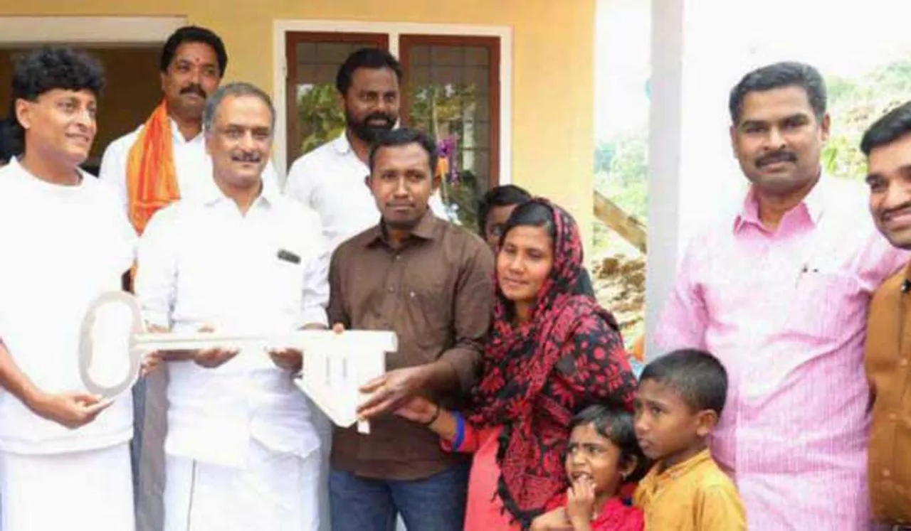  ഡോ ബോബി ചെമ്മണൂർ നിർമിച്ചു നൽകിയ സ്നേഹവീടിന്റെ താക്കോൽദാന ചടങ്ങ് നിർവഹിച്ചു 