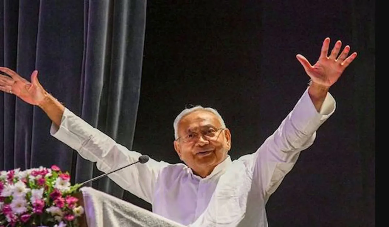 ബിഹാറിൽ ബി.ജെ.പിയുമായി കൈകോർത്ത് നിതീഷ് കുമാർ; ഞായറാഴ്ച മുഖ്യമന്ത്രിയായി  സത്യപ്രതിജ്ഞ ചെയ്യും!
