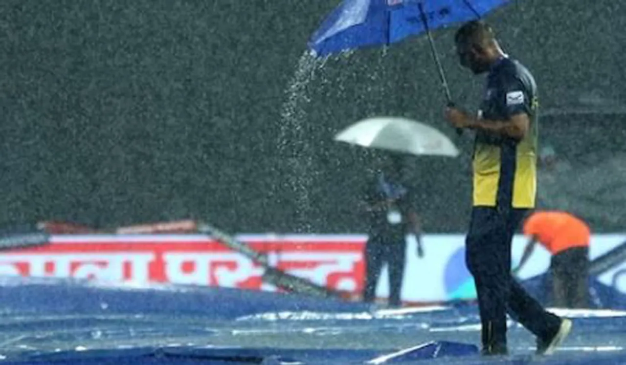 വില്ലനായി വീണ്ടും മഴ; ഇന്ത്യ-പാക് മത്സരം ഉപേക്ഷിച്ചു; തിങ്കളാഴ്ച പുനരാരംഭിക്കും