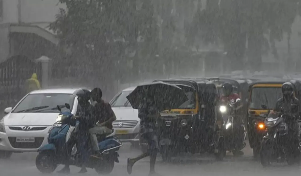 സംസ്ഥാനത്ത് വ്യാപകമഴക്ക് സാധ്യത; 12 ജില്ലകളിൽ യെല്ലോ അലർട്ട് , ജാഗ്രത നിർദേശവുമായി കേന്ദ്ര കാലാവസ്ഥാ വകുപ്പ്