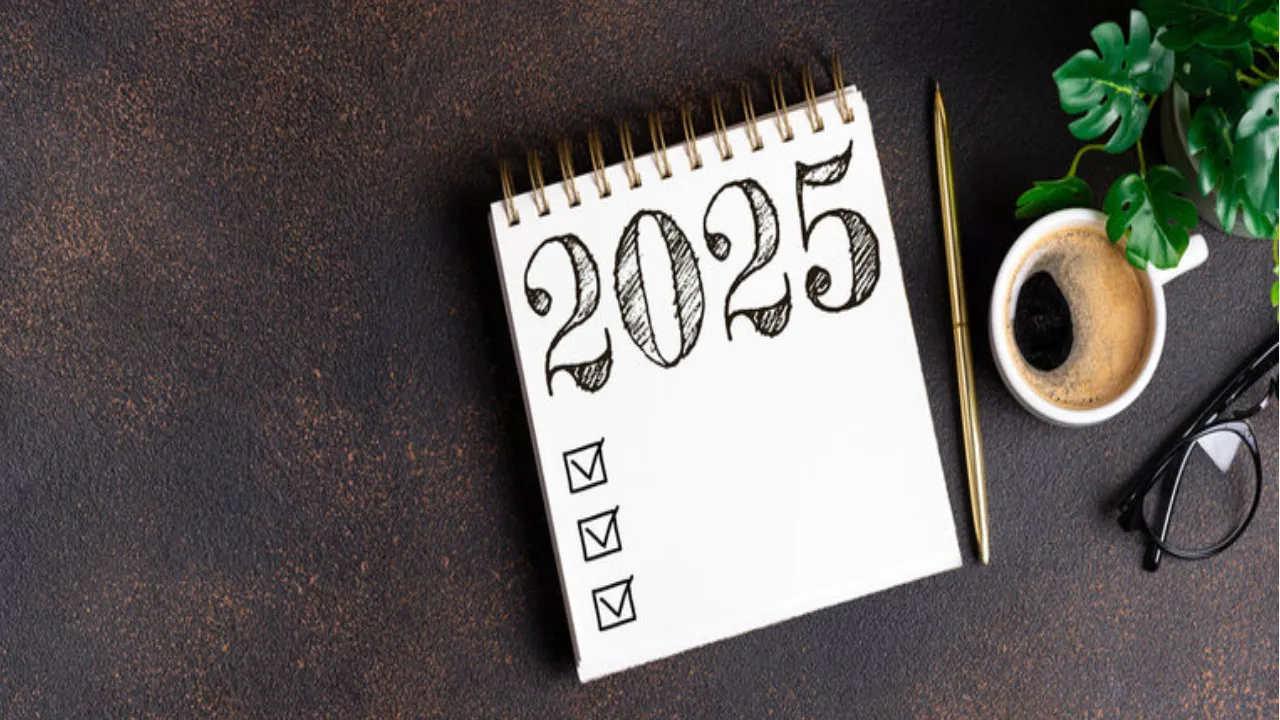 tips to stick with the new year resolution easily 2025