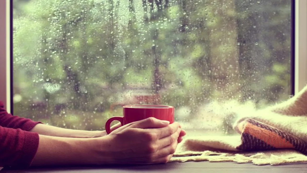 monsoon cafés in India