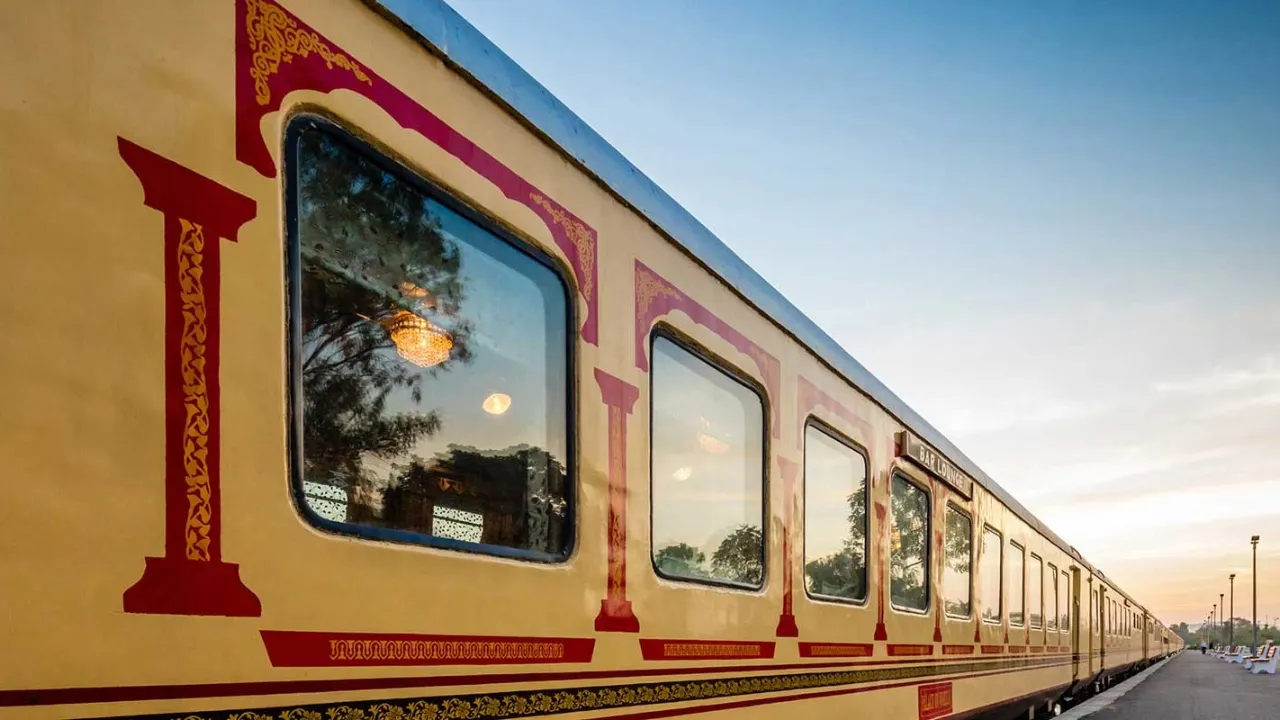 Palace on wheels