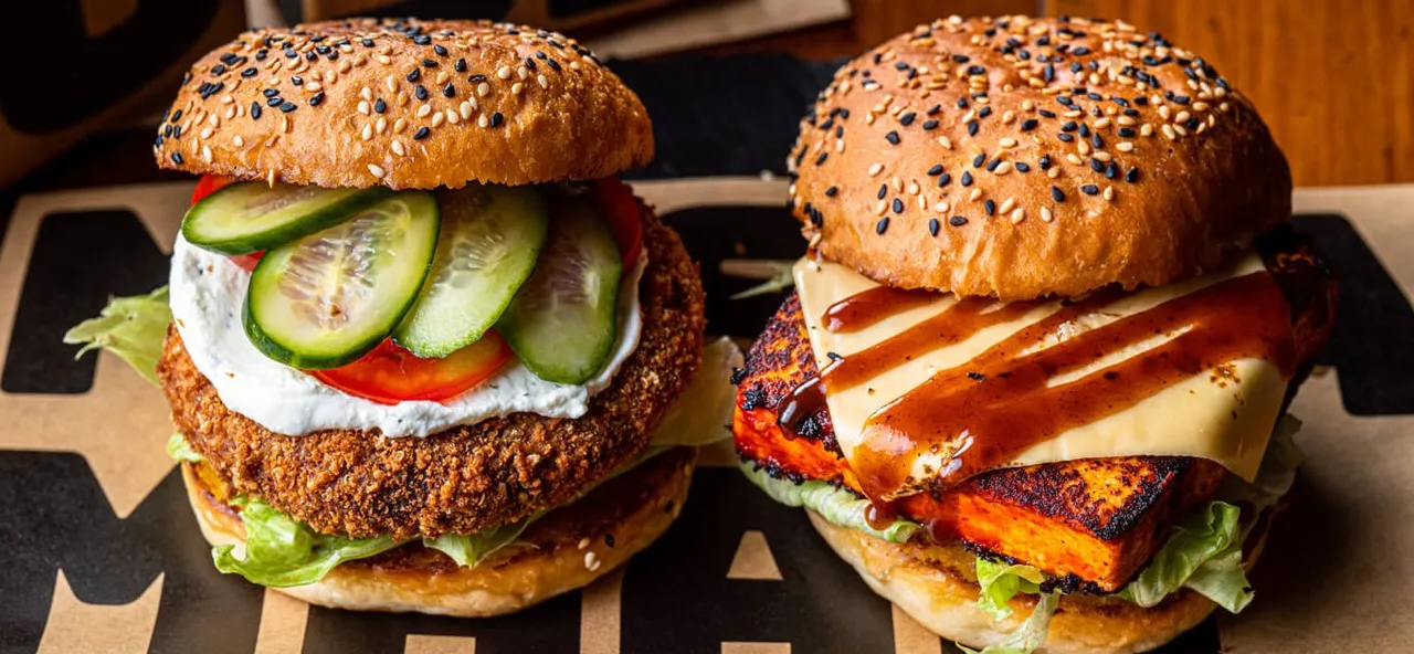 Craving a juicy burger bite? Order from BOSS Burger, and enjoy a patty-licious snack!