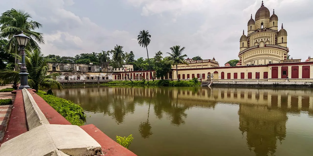 Take on your spiritual quest with the oldest temples in Kolkata!