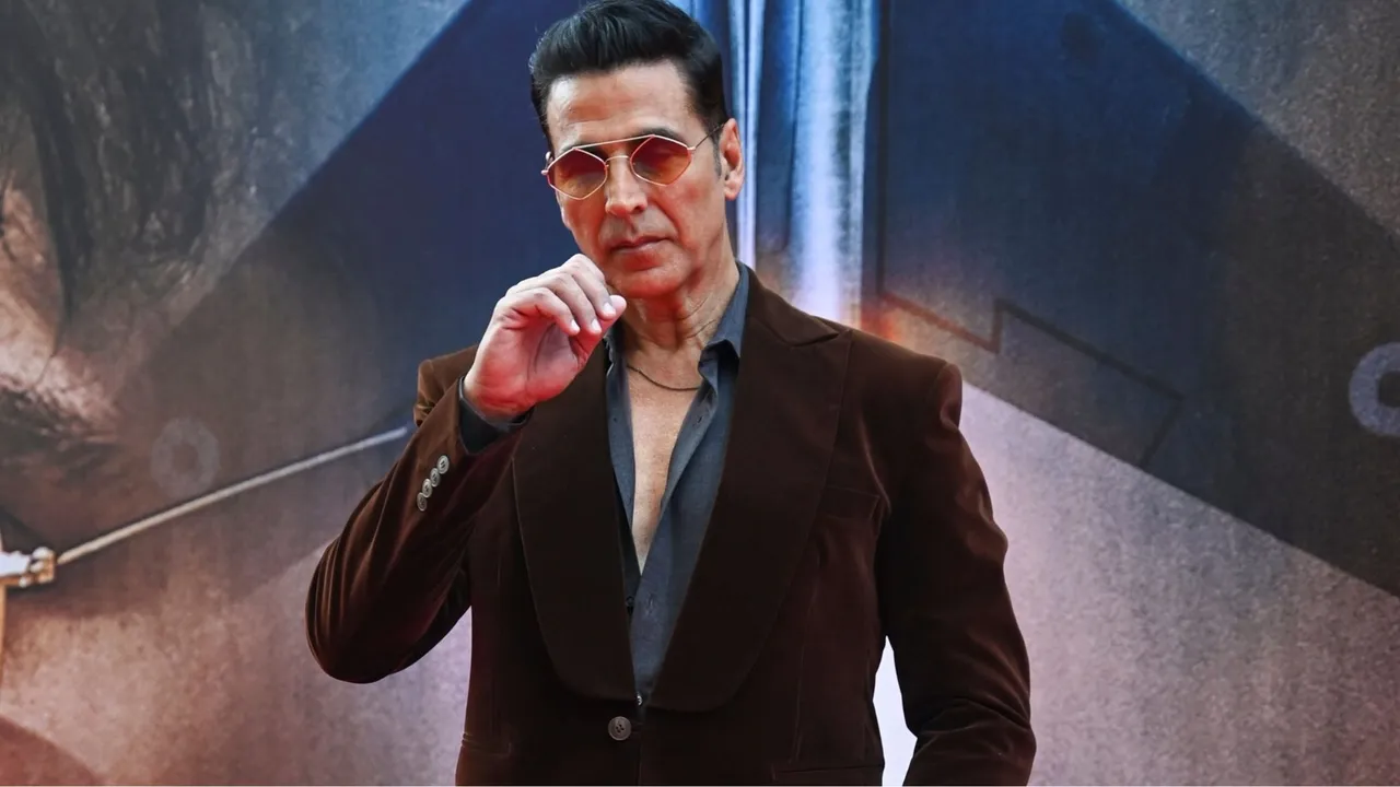 Hera Pheri 3 Controversy: Akshay Kumar broke his silence, said- it is wrong to call Paresh Rawal an 'idiot', the matter is in court