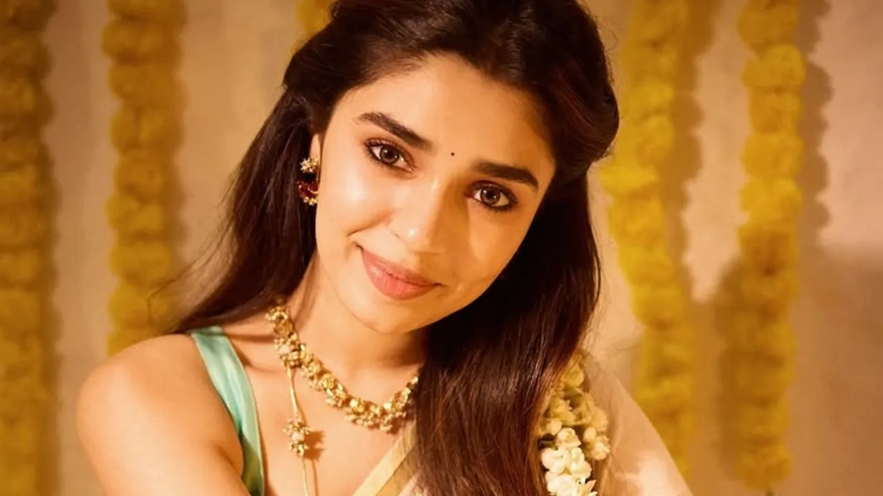 krithi-shetty-radiates-grace-in-traditional-attire-for-onam-celebrations