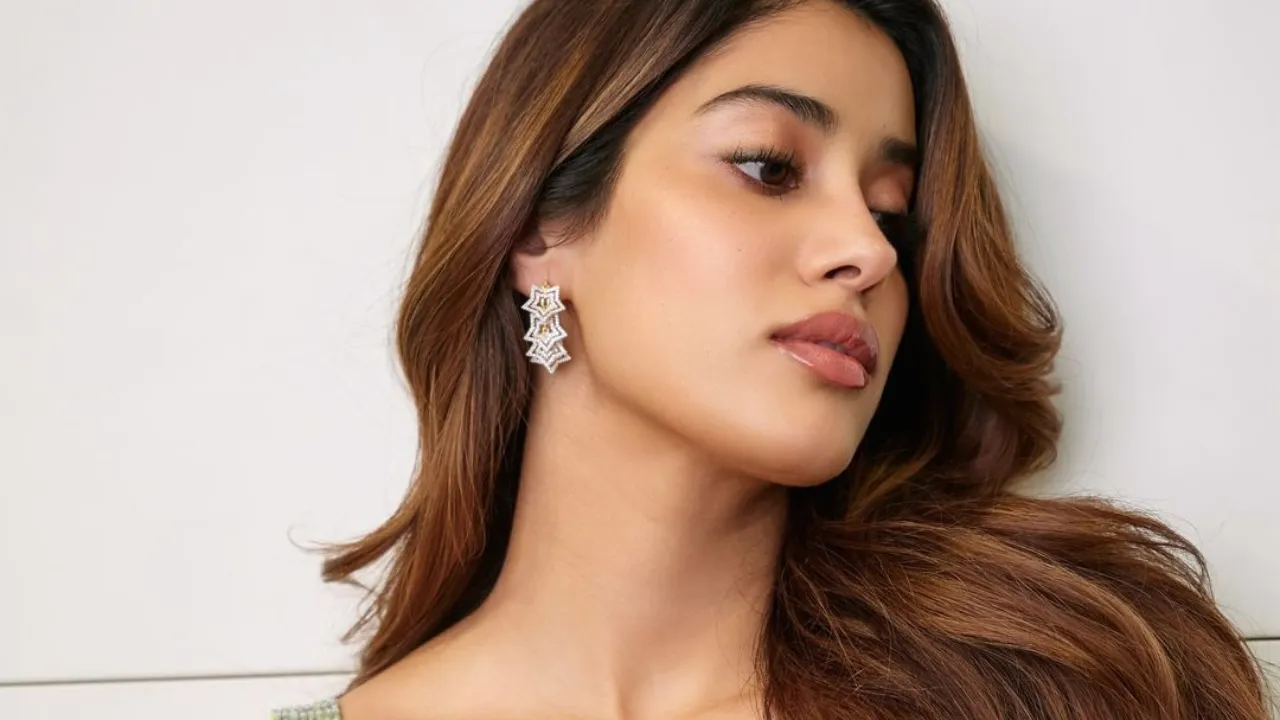 janhvi kapoor photo.png