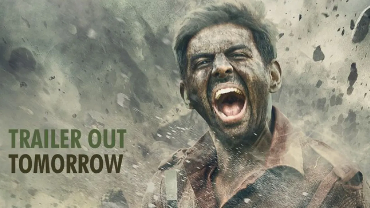 Chandu Champion Kartik Aaryan is seen standing bravely in the battlefield