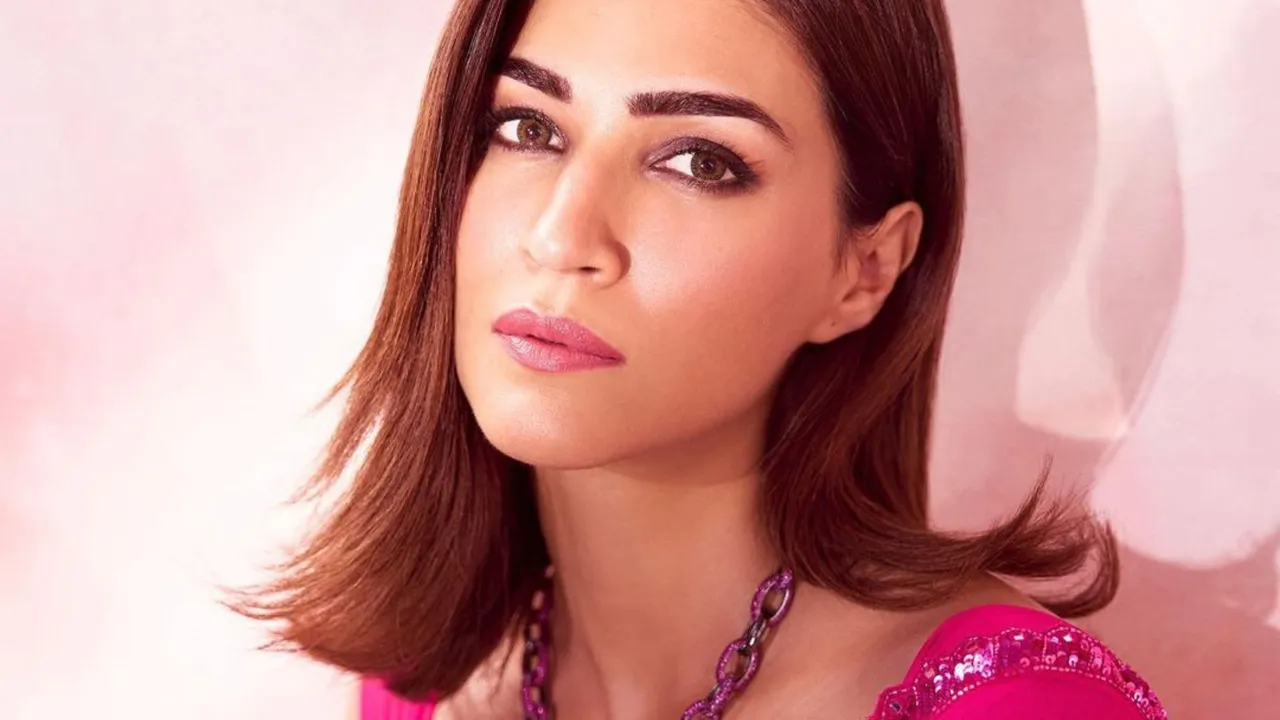 kriti sanon latest photo.jpg